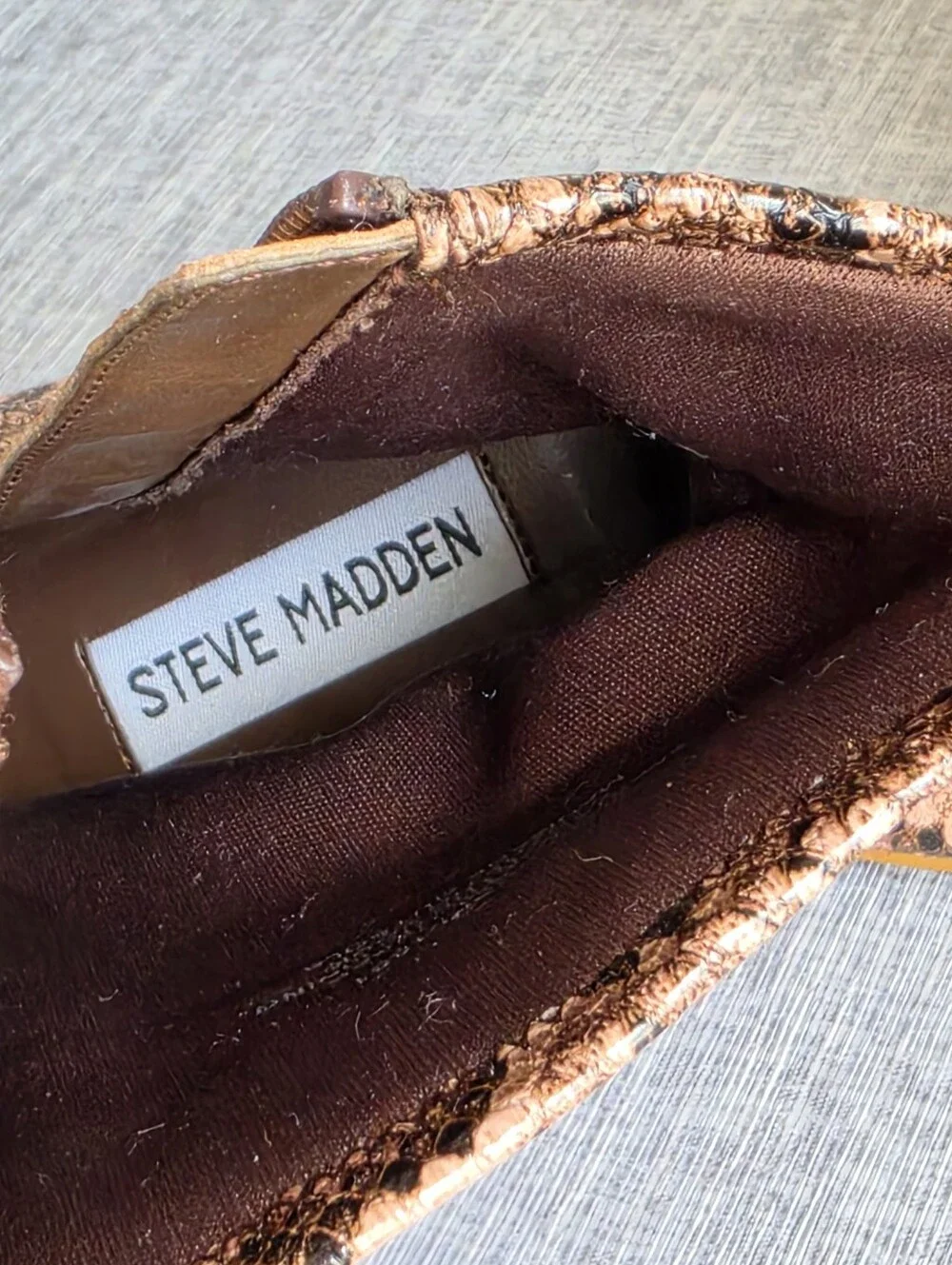Steve Madden Harli Brown Snake Print Boots Block Heel Size 6 Ankle Bootie